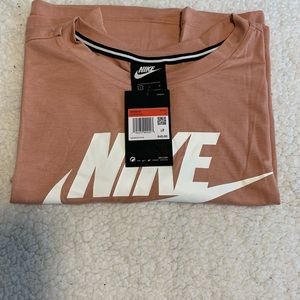 🔆 NEW! Nike Crop Top